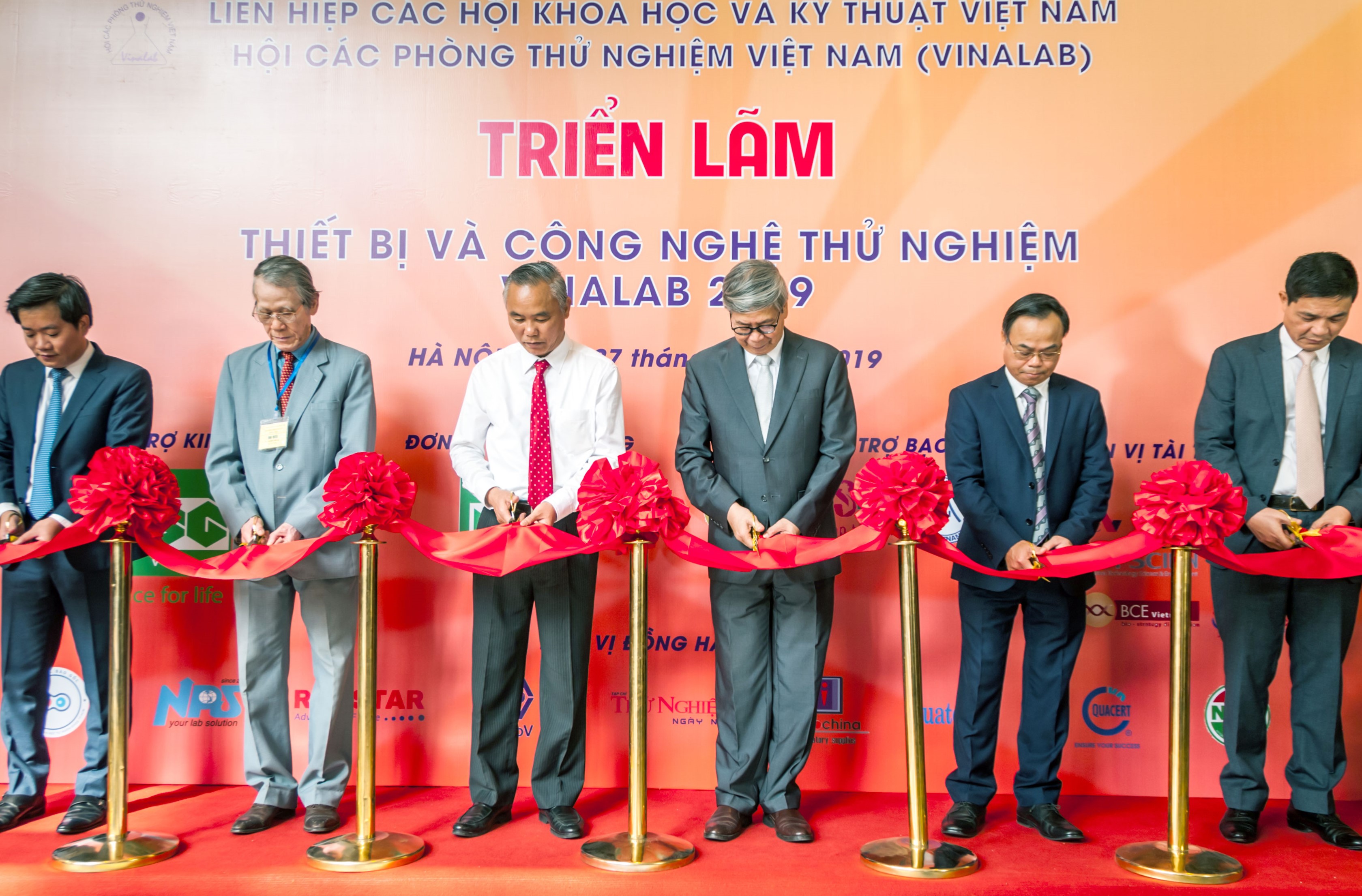 AoV tham dự triển lãm quốc gia về thiết bị và công nghệ thử nghiệm do VinaLAB tổ chức